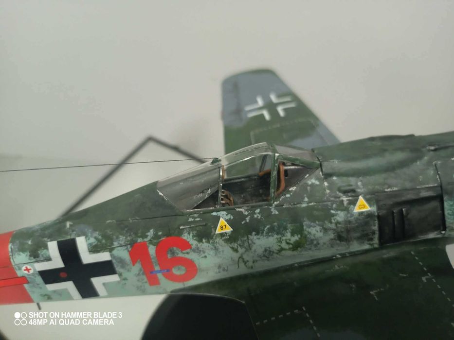 Model plastikowy Fw 190- A8 firmy Revel. Skala 1:32