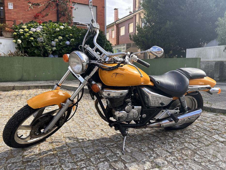 Moto Daelim VT 125