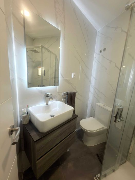 Sofisticação e Conforto em Cada Detalhe, com muita luz aqui tem