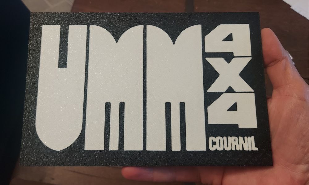 Placa decorativa UMM 4x4 Cournil