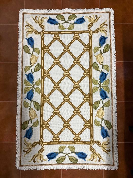 Tapete Arraiolos feito à mão (NOVO)