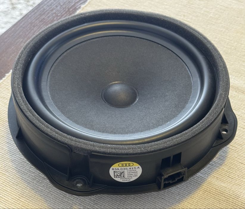 Zestaw głośników Audi Q3 Sound System z subwooferem