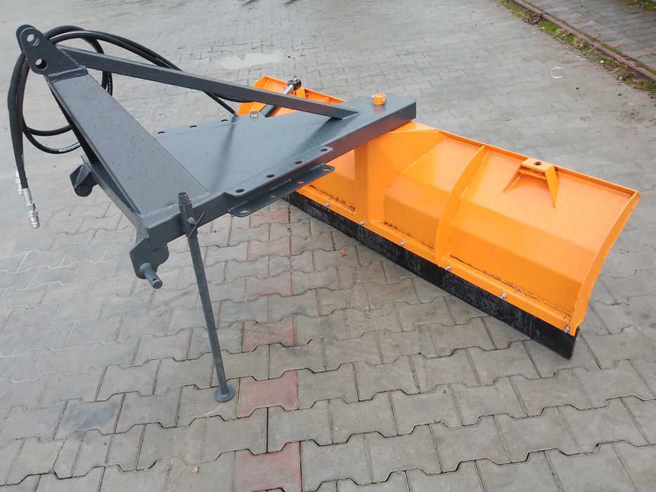 Pług do śniegu różne mocowania