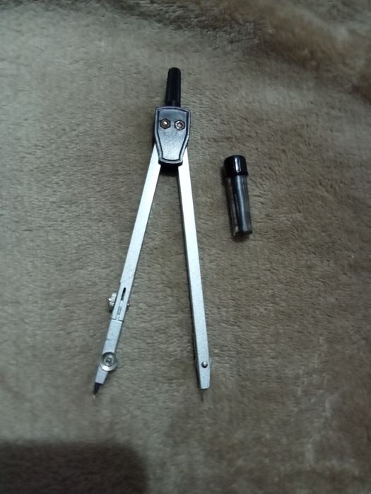 Compasso com acessórios