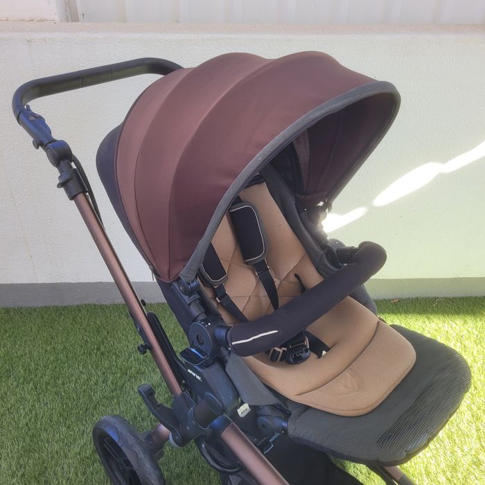Conjunto Jané Matrix 2 - Ovo/Alcofa + Base rotativa Isofix + Carrinho de Passeio
