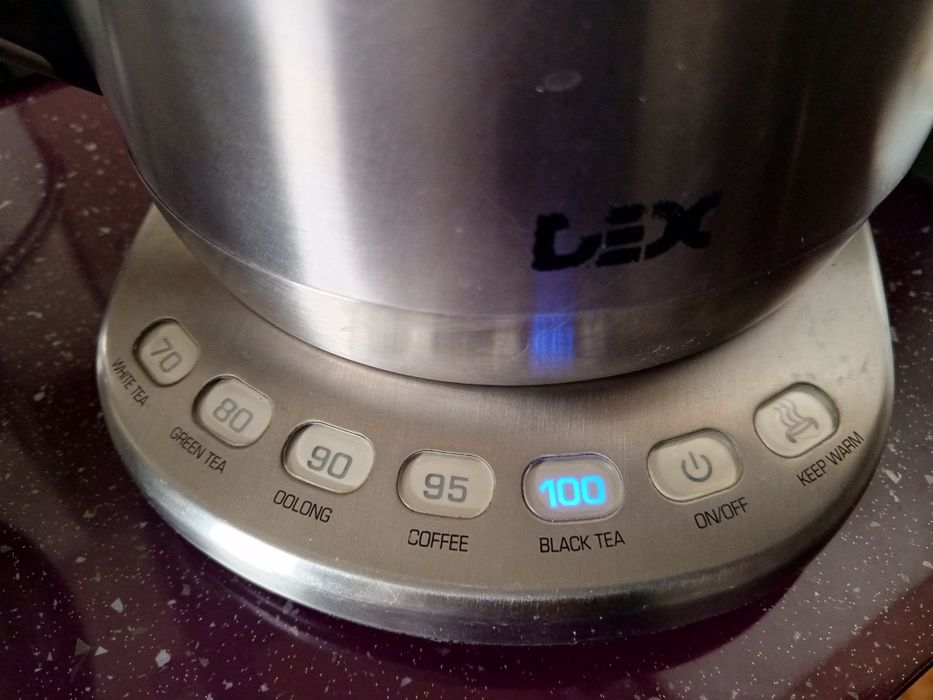Электрочайник delonghi  dex на запчасти