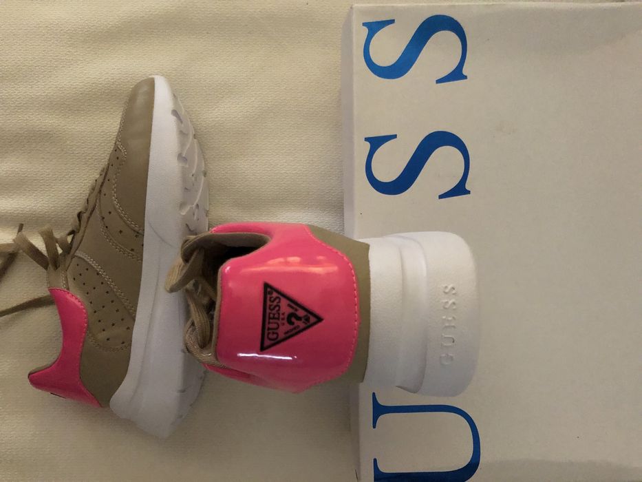 Tenis GUESS com caixa original tamn 39 novos