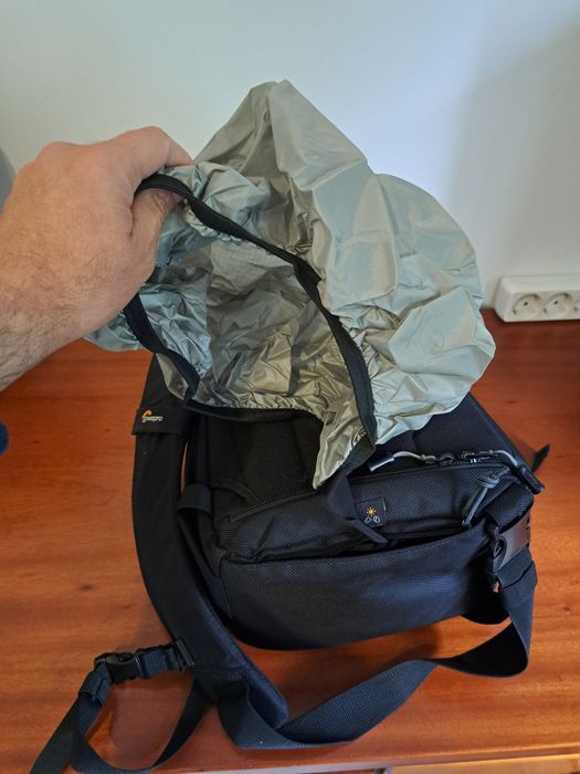 Mochila fotográfica LOWEPRO  SlingShot Edge 250 AW (como nova)