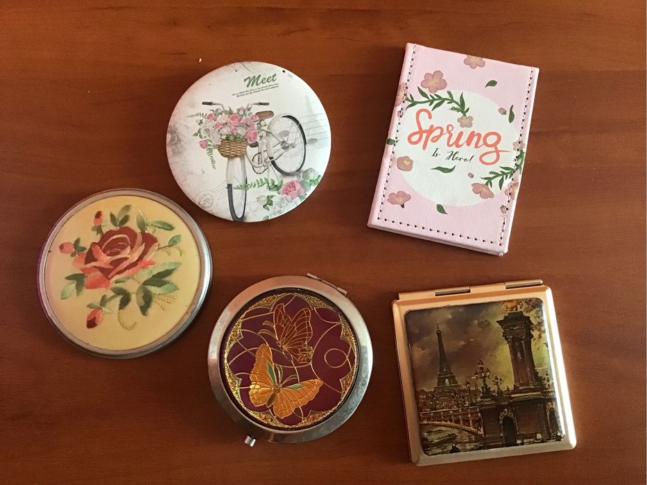 Дзеркальце маленьке