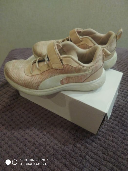 Кросівки легенькі