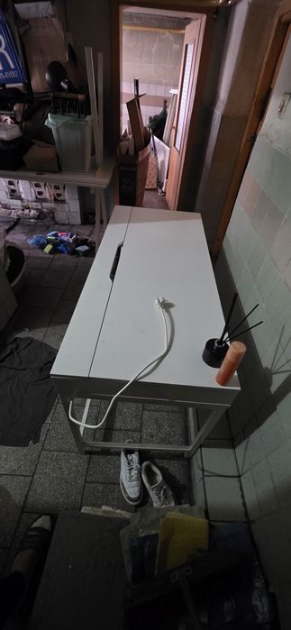 3 biurka biurowe , Biale Ikea Loft, stan idealny.