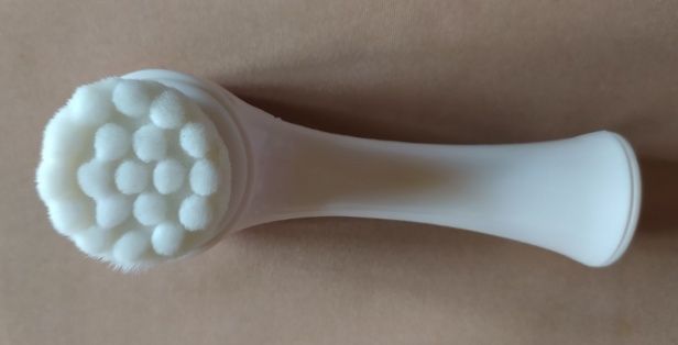 Массажёр щётка для умывания и массажа лица