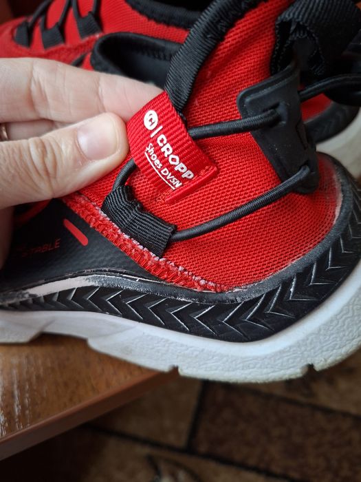 Чоловічі кросівки в чудовому стані Cropp