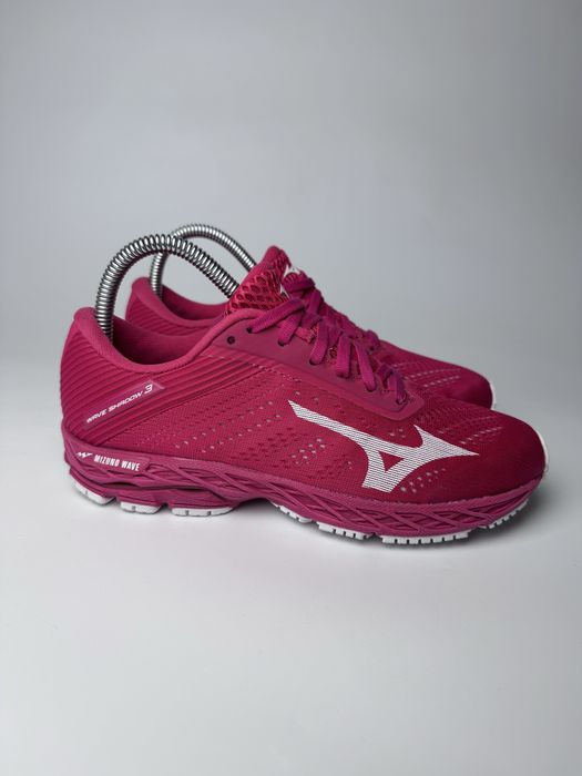 38р. Жіночі кросівки Mizuno Wave Shadow 3