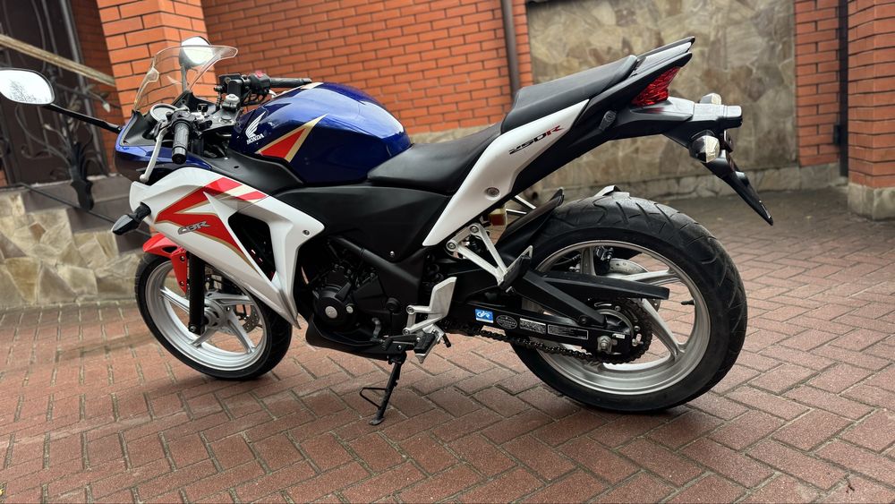 Honda CBR250R 2012 рік