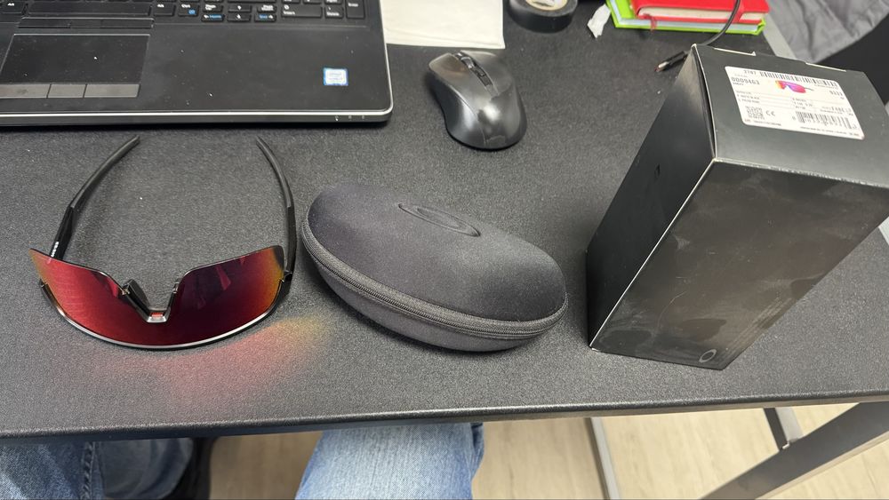 OAKLEY sutro light
