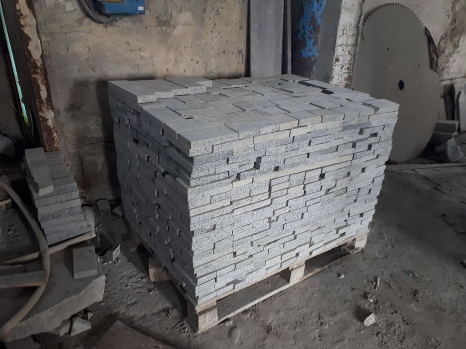 Брекчия гранитная