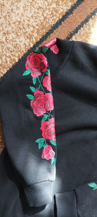 Zestaw 2 bluzy dresowe rozmiar s. Bluza w róże