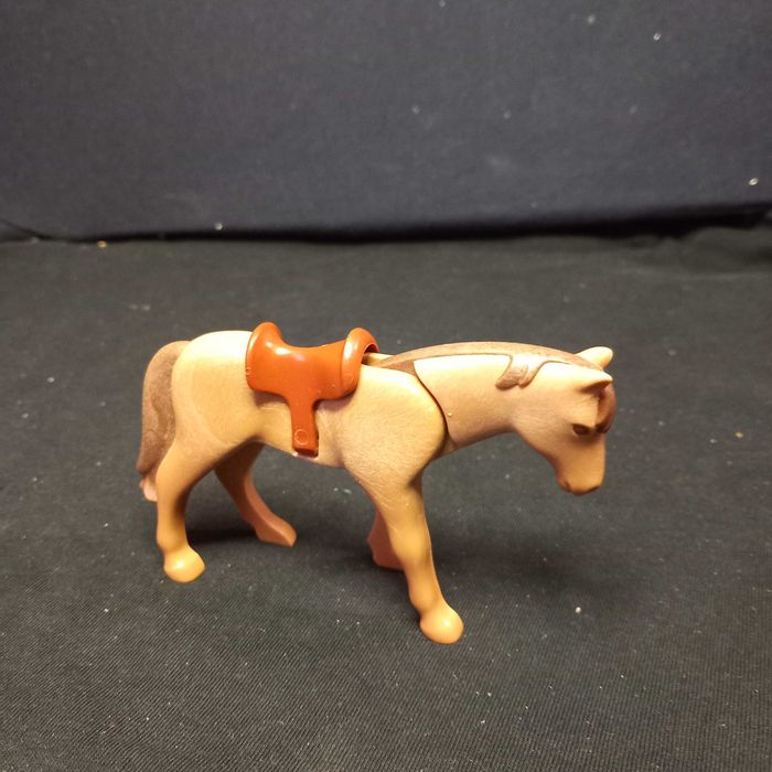 Playmobil cavalo castanho com sela