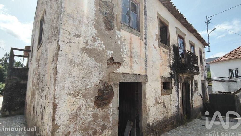 Casa / Villa T4 em Castanheira de Pêra e Coentral de 286,00 m2