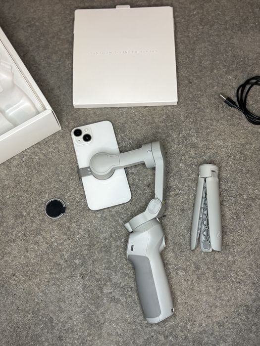 DJI Osmo OM 4 — Estabilizador de Smartphone 3 Eixos | Excelente Estado