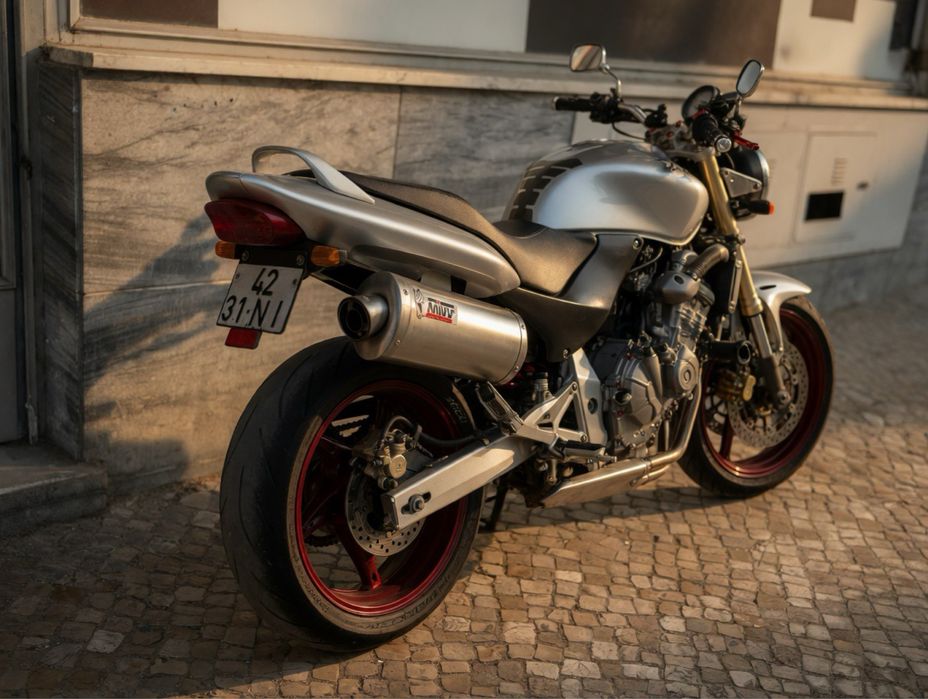 HONDA Hornet 600  Prata- IMPECÁVEL!