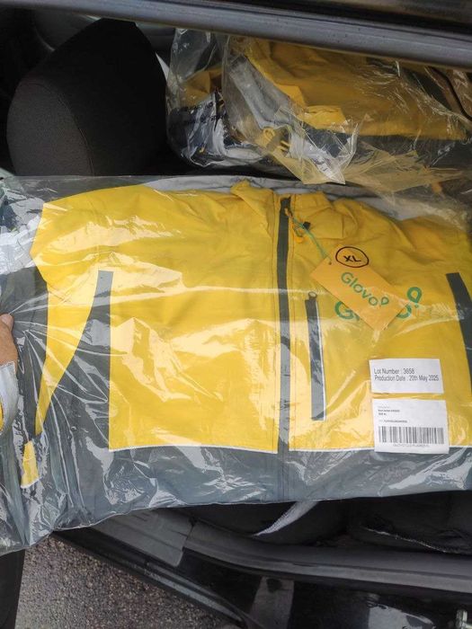 Ветровка глово  очень класная