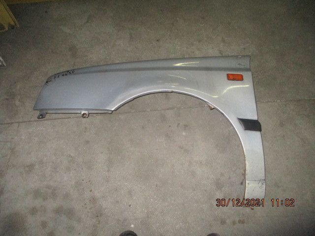 Guarda-lamas esquerdo VOLKSWAGEN Vento (1H2)
