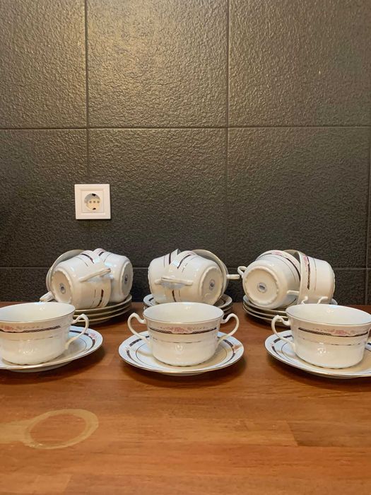 Serviço completo de jantar, café e chá para 12 pessoas