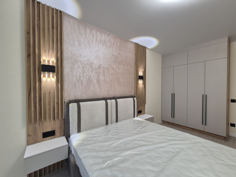 Продаж двокімнатної великої квартири поблизу центру