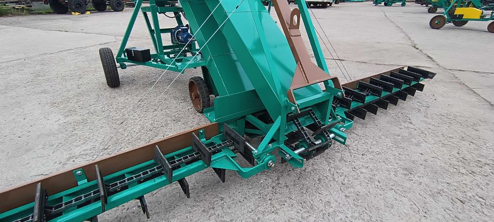 САМОПЕРЕСУВНИЙ Зерномет, ЗМ120У, Зернометатель,Зернонавантажувач