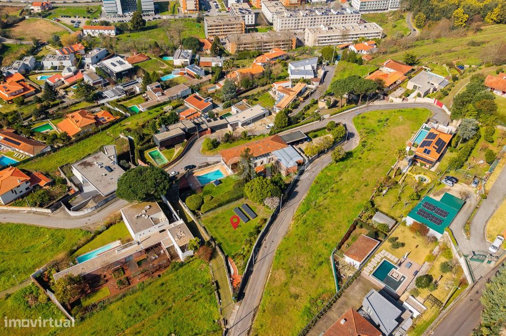 Terreno para construção junto ao Bom Jesus - Braga