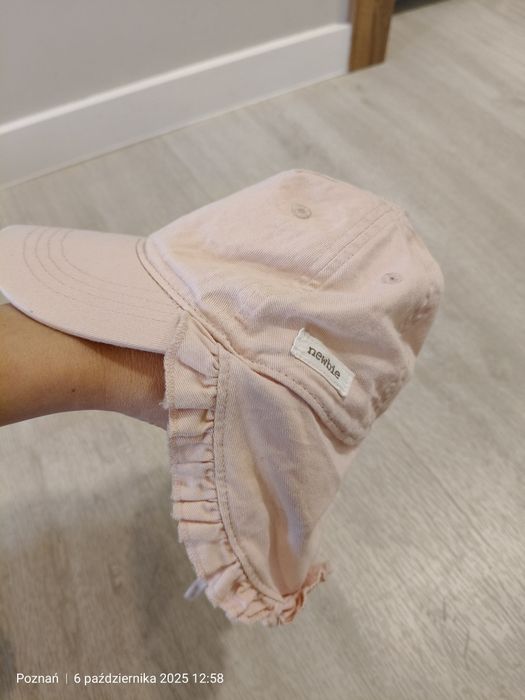 Czapka dziewczęca z daszkiem Newbie rozmiar 48/50