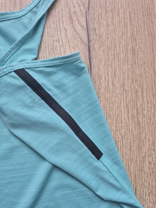 Bokserka koszulka treningowa Reebok M
Kolor miętowy
Normalne ślady uży
