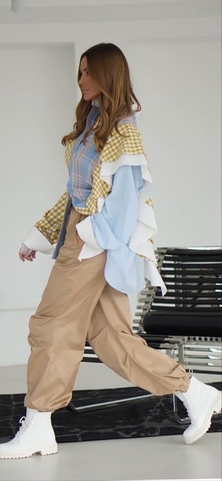 Стильні брюки карго.