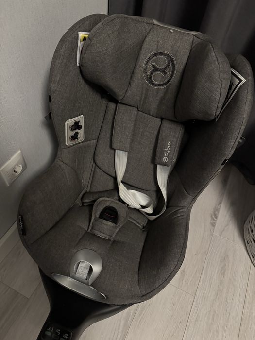 Автокрісло Cybex з базою