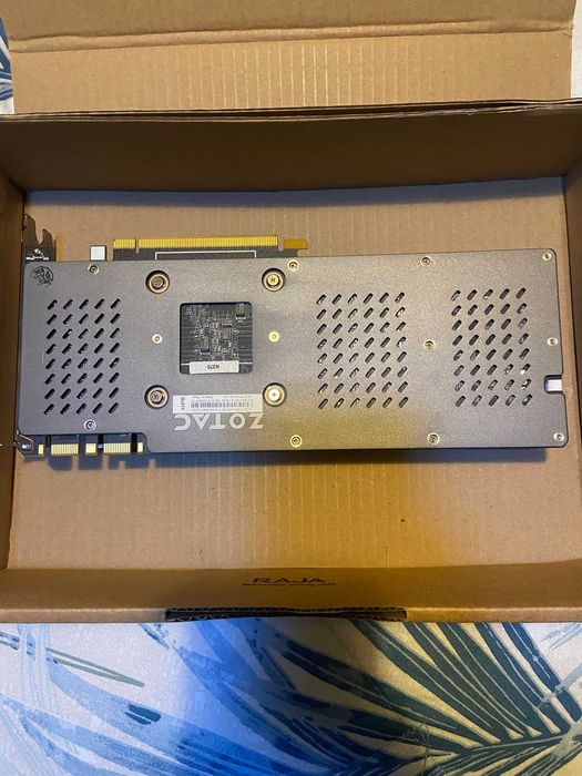 Zotac GTX 980 Regular 4GB VRAM