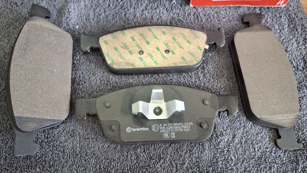 Klocki hamulcowe przód Brembo Ford (033)