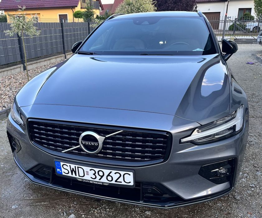 Volvo V60 Volvo V60 B4 R-Design mHEV 197 KM Model 2021 Bezwypadkowe