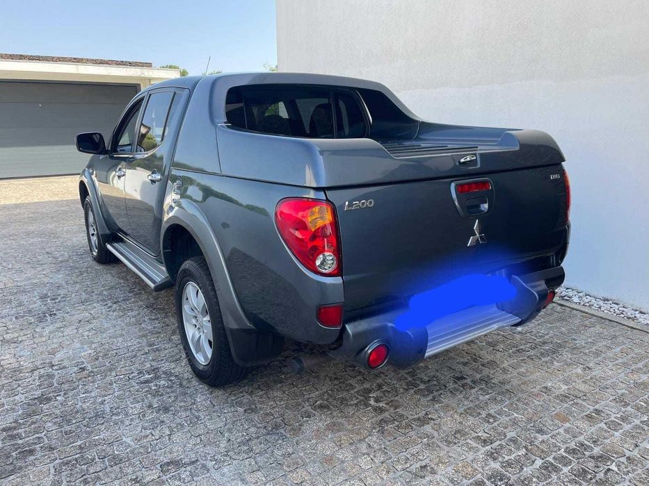 Mitsubishi stracar