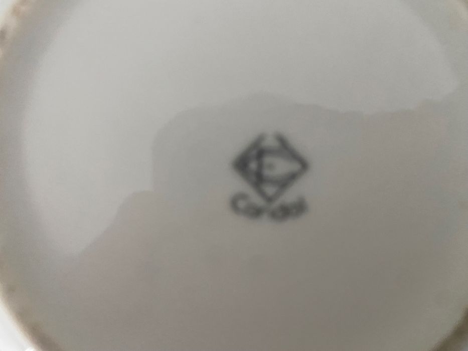 Chávena almoçadeira com prato de torradas Candal