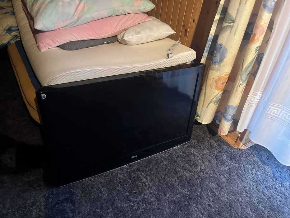 Telewizor LG 37 cali