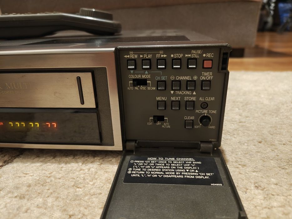 magnetowid VHS marki Sharp, model VC-H91 unikat