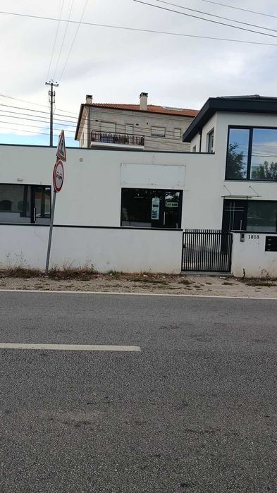 Arrenda loja/escritório - Recardaes