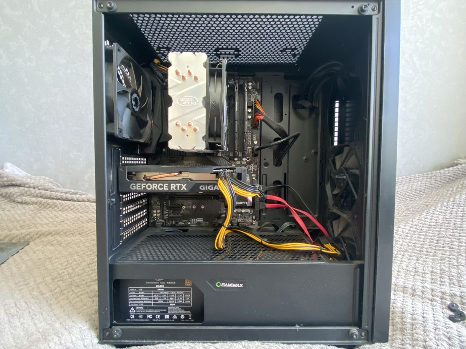 Комп'ютер на Intel Core i7-9700KF, Gigabyte RTX 4060 8GB, 32Gb RAM