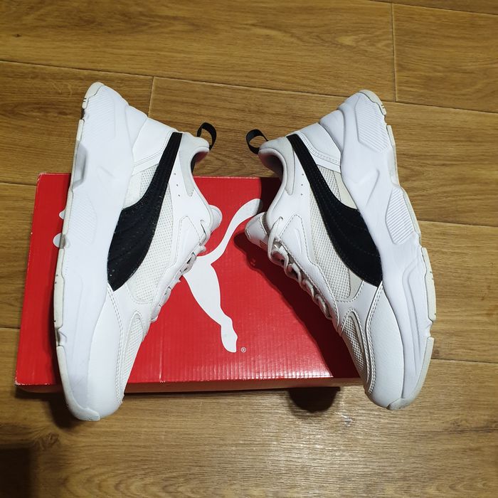Оригінальні жіночі Puma X-Ray 23.5см ,чорні ,білі 37.5