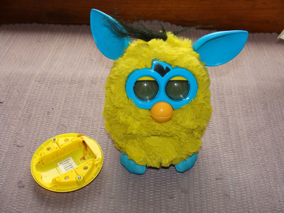 Furby Amarelo - para reaproveitamento