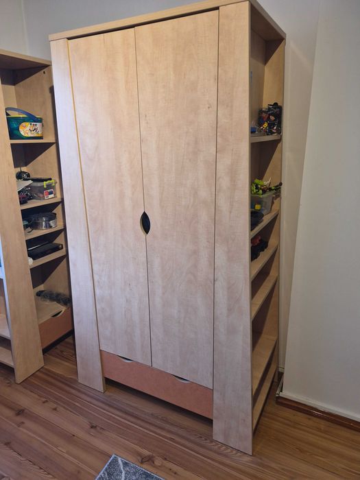 Szafa i regał do pokoju dziecięcego