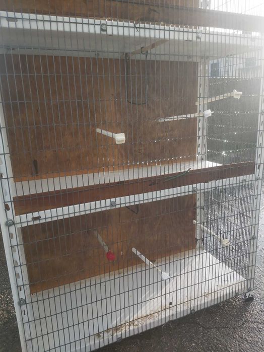 Gaiola para pássaros, e acessórios