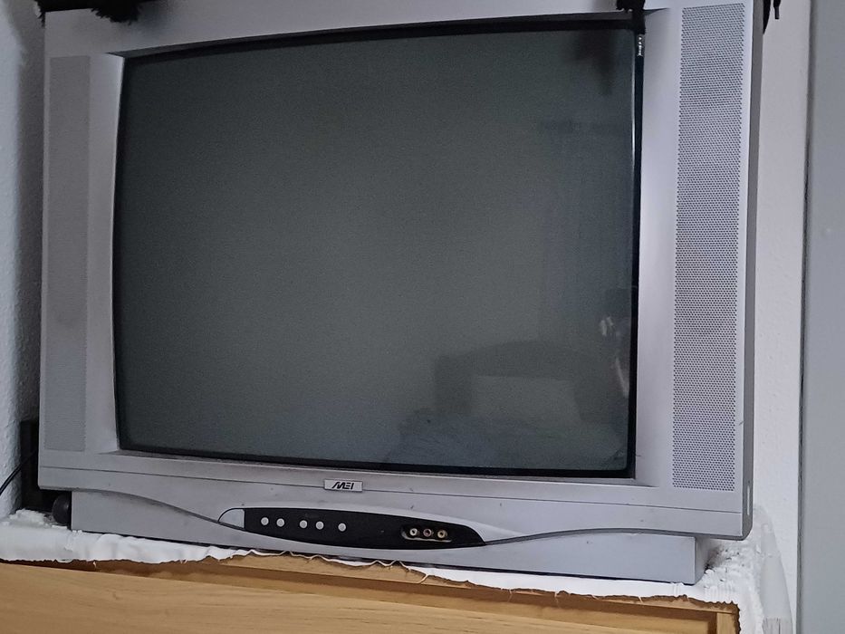 Televisão MEI de 26 polegadas